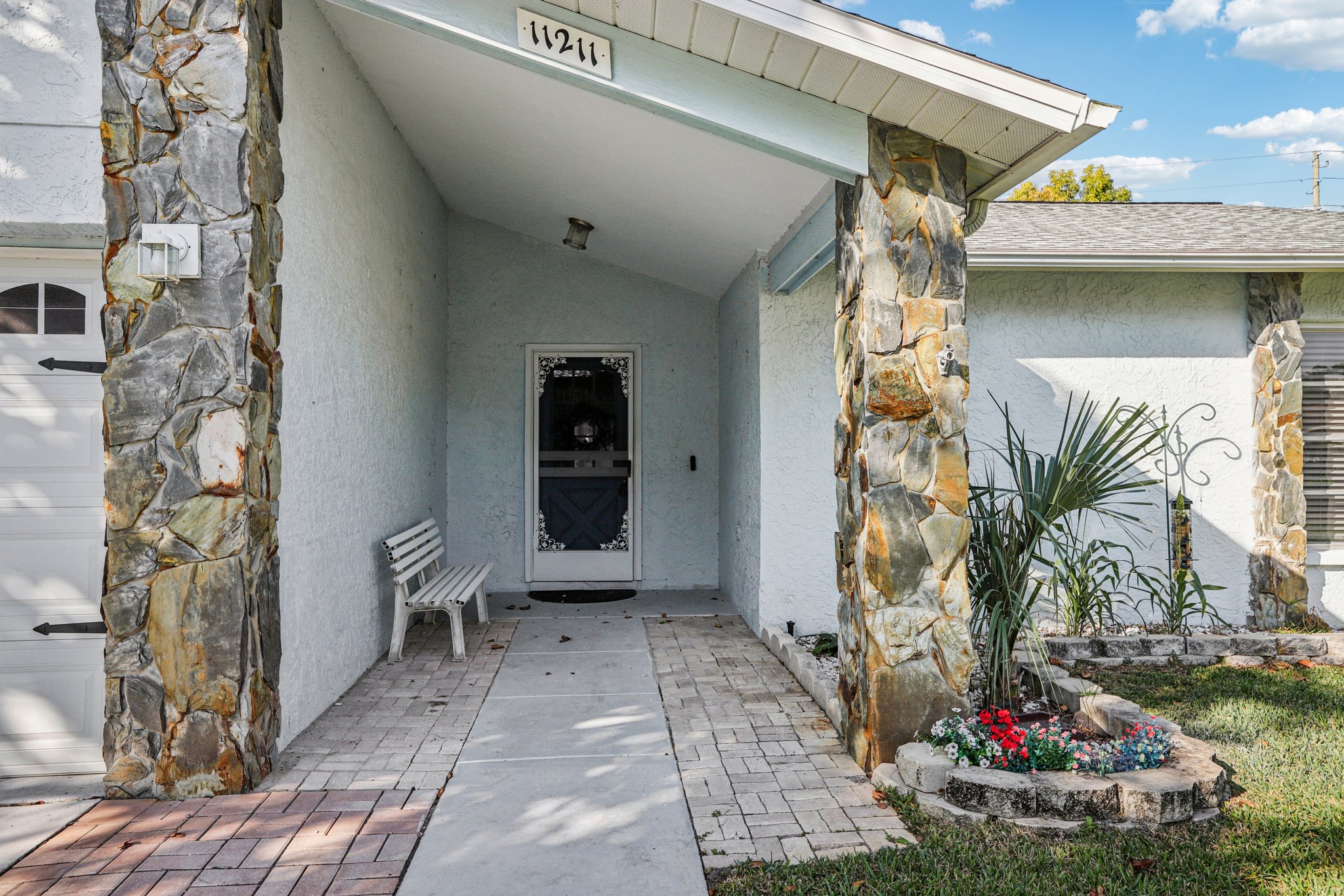 Rollingwood Dr-S0612-004.jpg