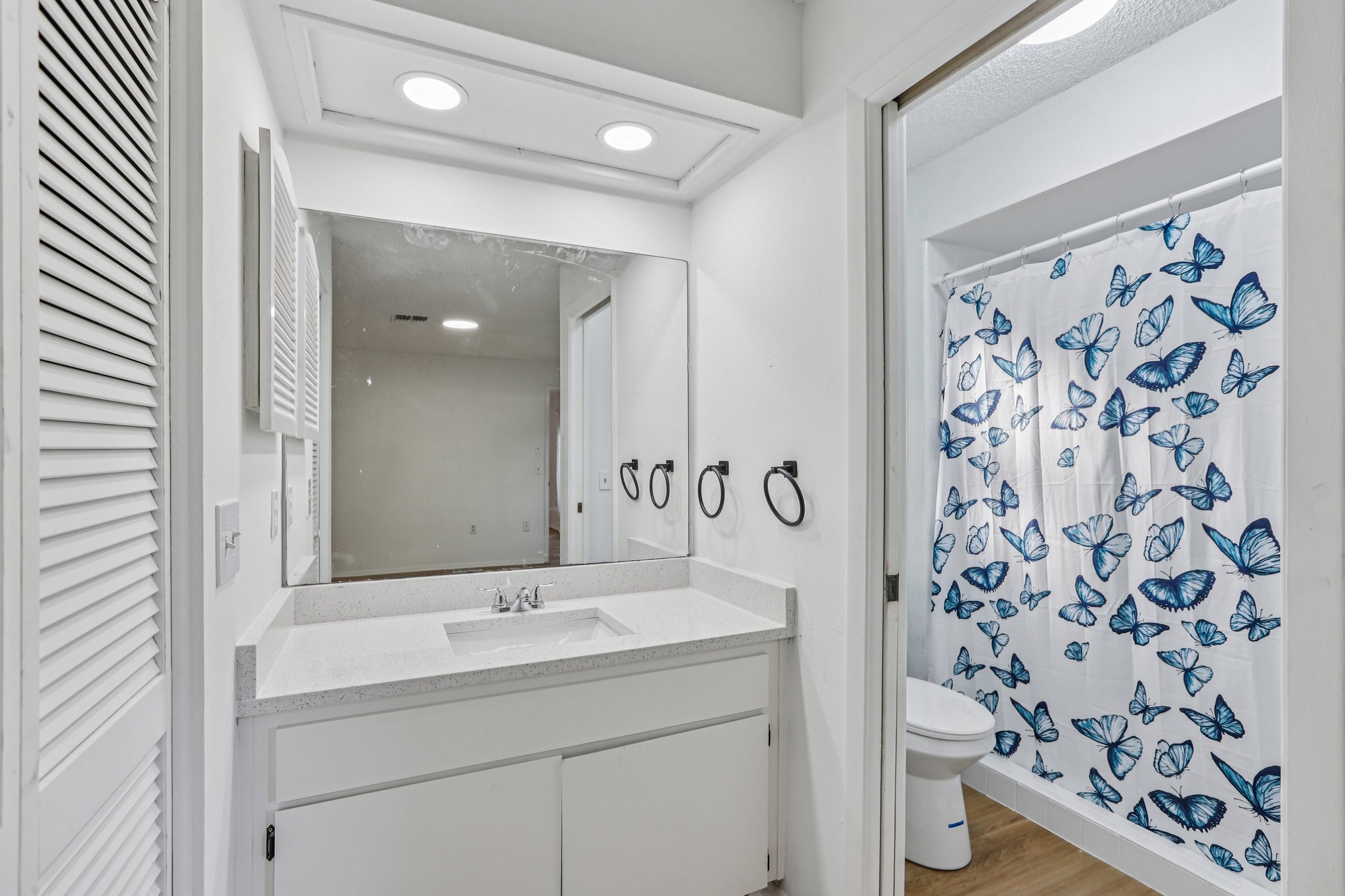 Rollingwood Dr-S0612-028.jpg