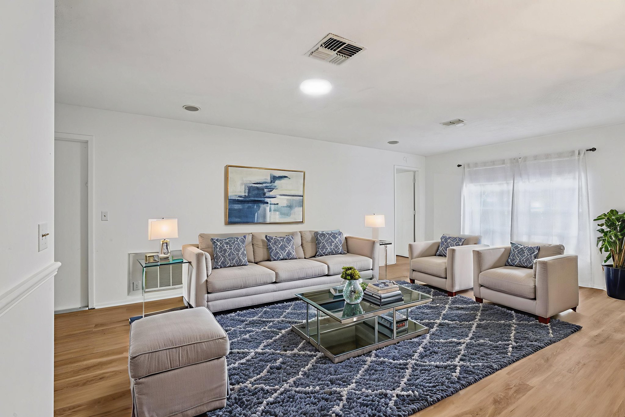 Rollingwood Dr-S0612-009 virtually staged.jpeg