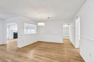 Rollingwood Dr-S0612-010.jpg