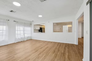 Rollingwood Dr-S0612-015.jpg