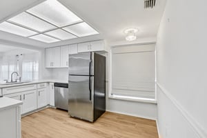 Rollingwood Dr-S0612-018.jpg