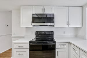 Rollingwood Dr-S0612-020.jpg