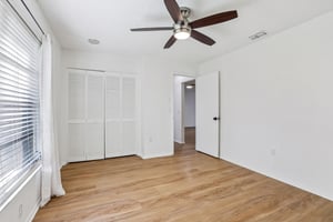 Rollingwood Dr-S0612-024.jpg