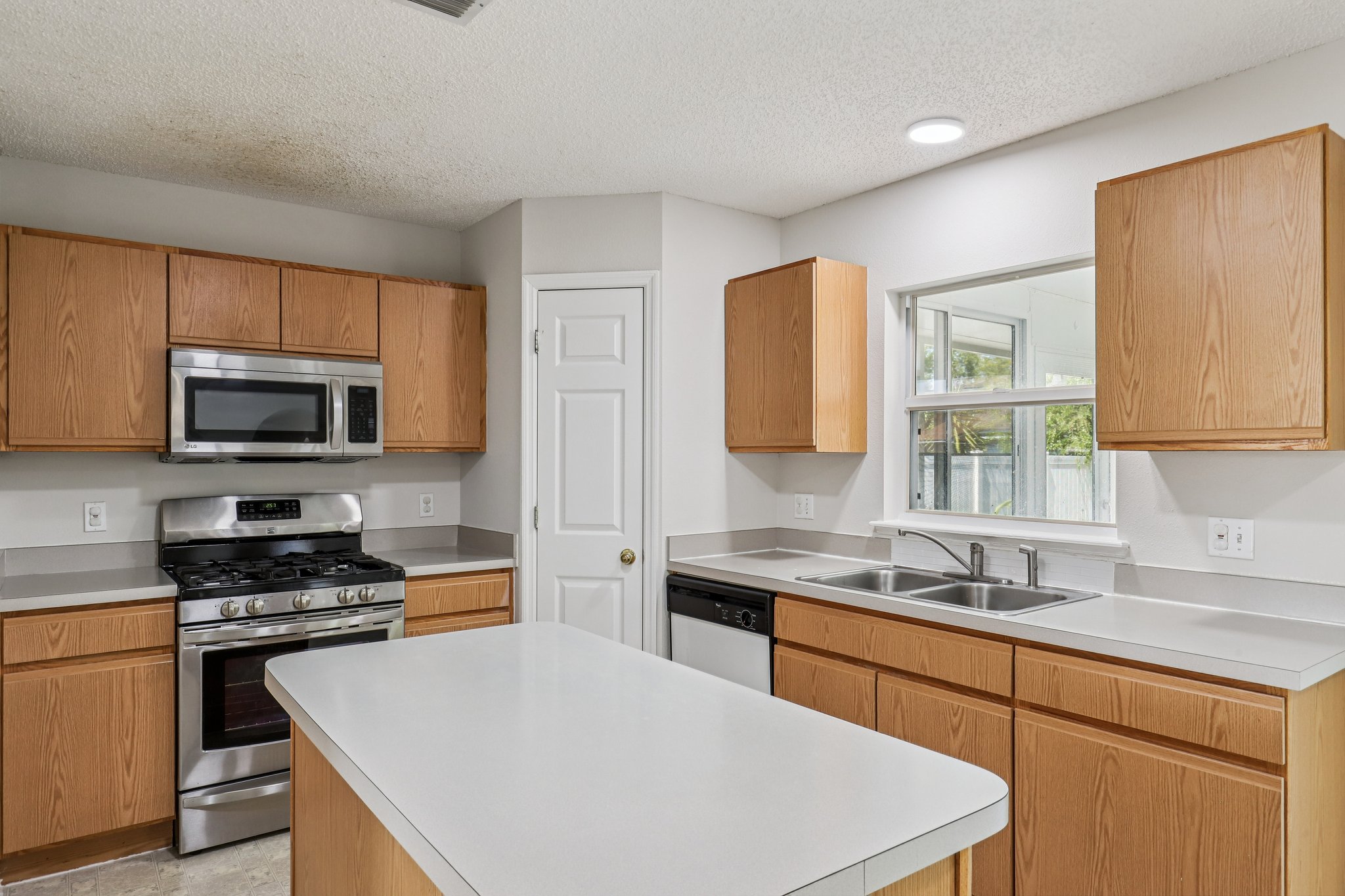 Wyndham Hollow Ln-S2803-011.jpg