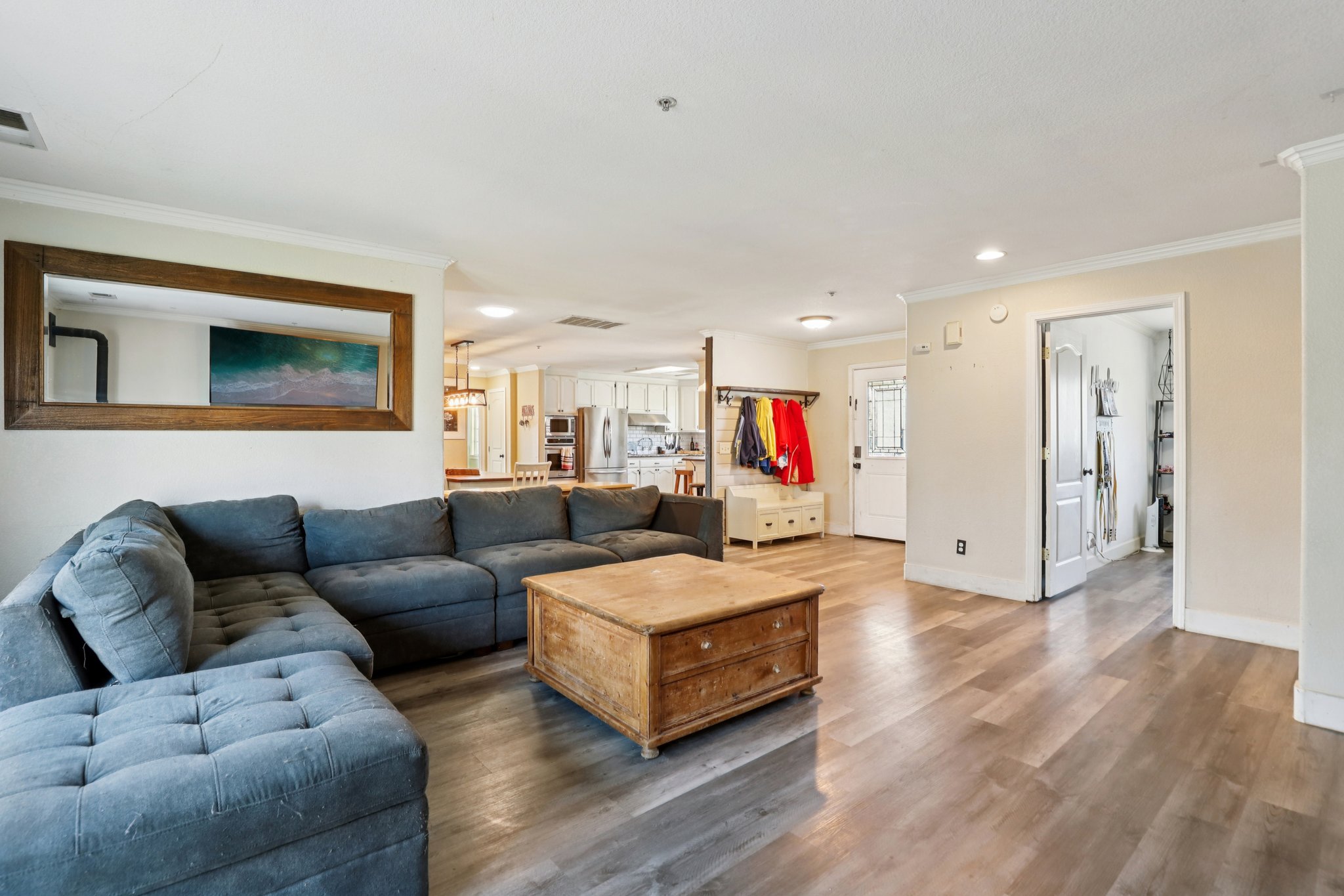 Colony Rd-S1301-008.jpg