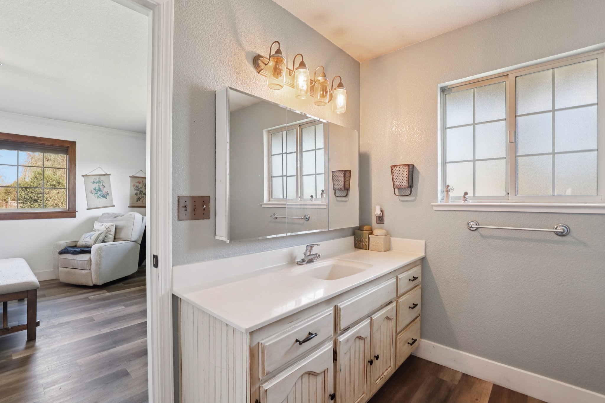 Colony Rd-S1301-026.jpg