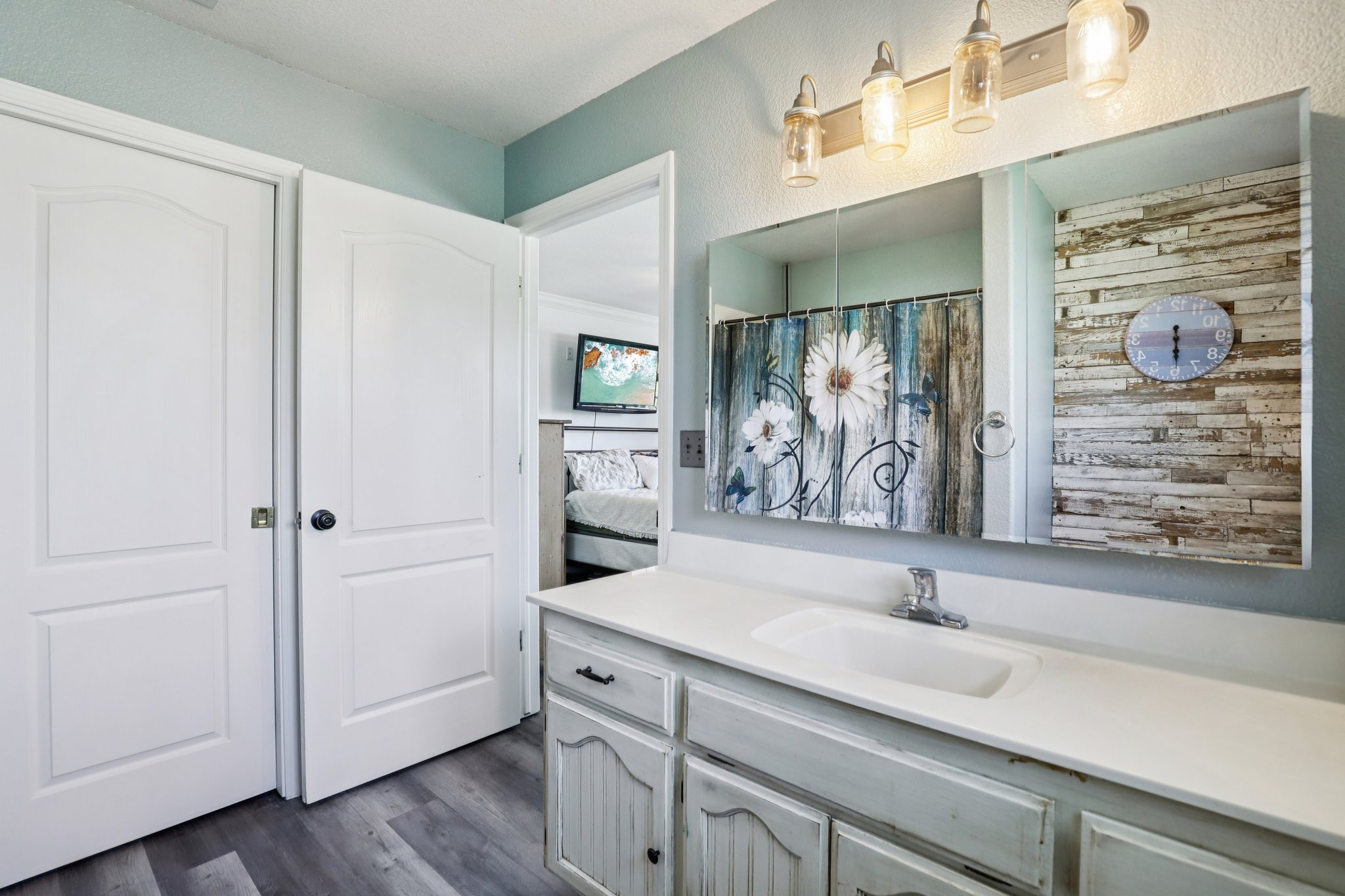 Colony Rd-S1301-028.jpg