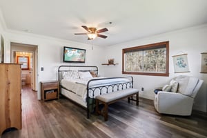 Colony Rd-S1301-024.jpg