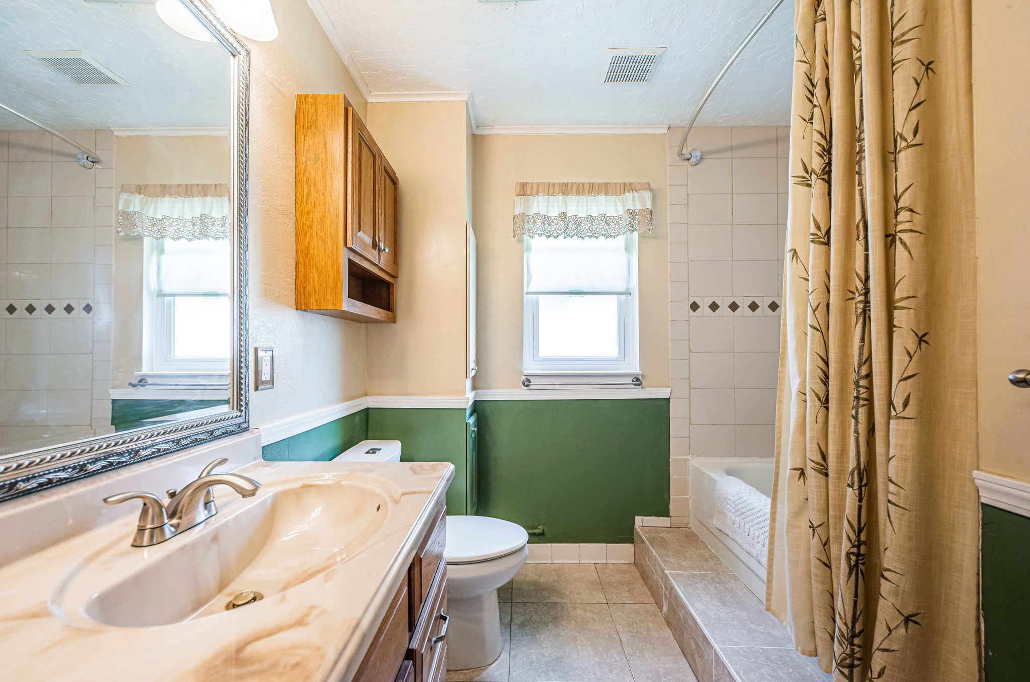 Primary Bathroom 1b-2