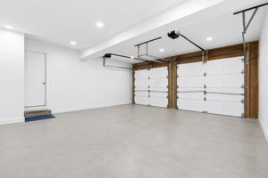 Oversized 2 Car Garage
