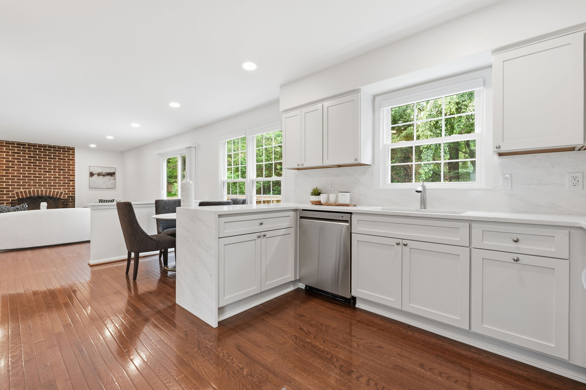 Stainless Steel Appliances and High End Finishes
