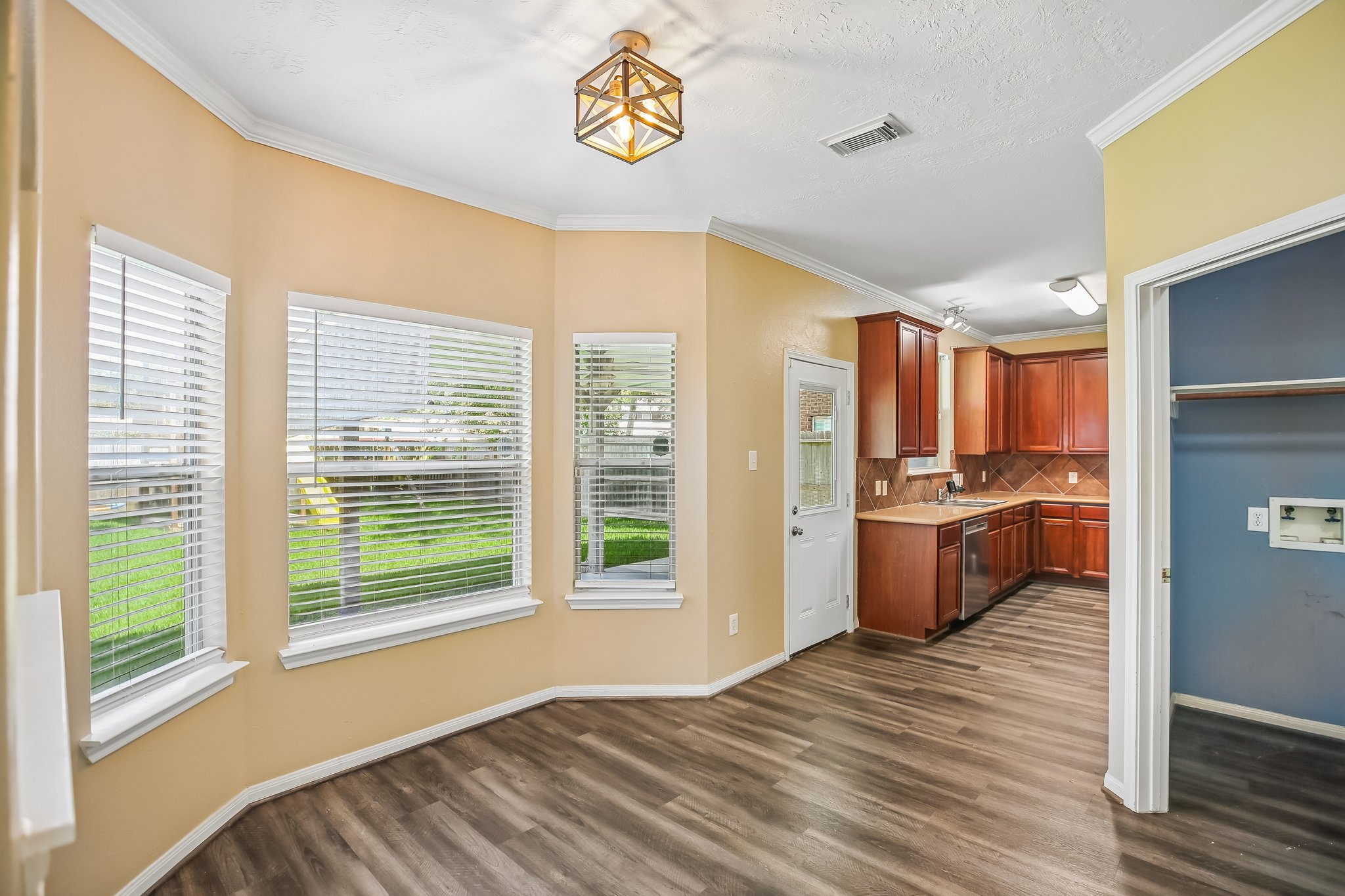 Chase Park Dr-S1509-007.jpg