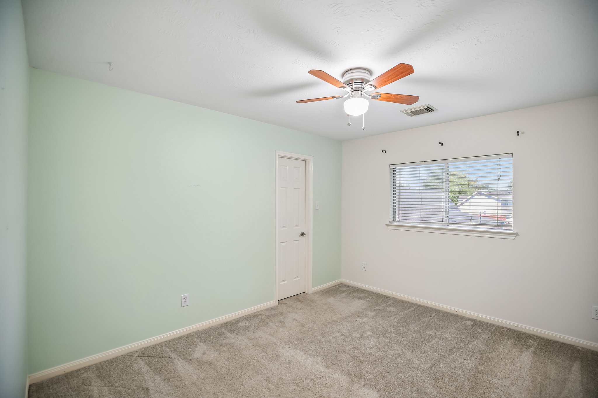 Chase Park Dr-S1509-022.jpg