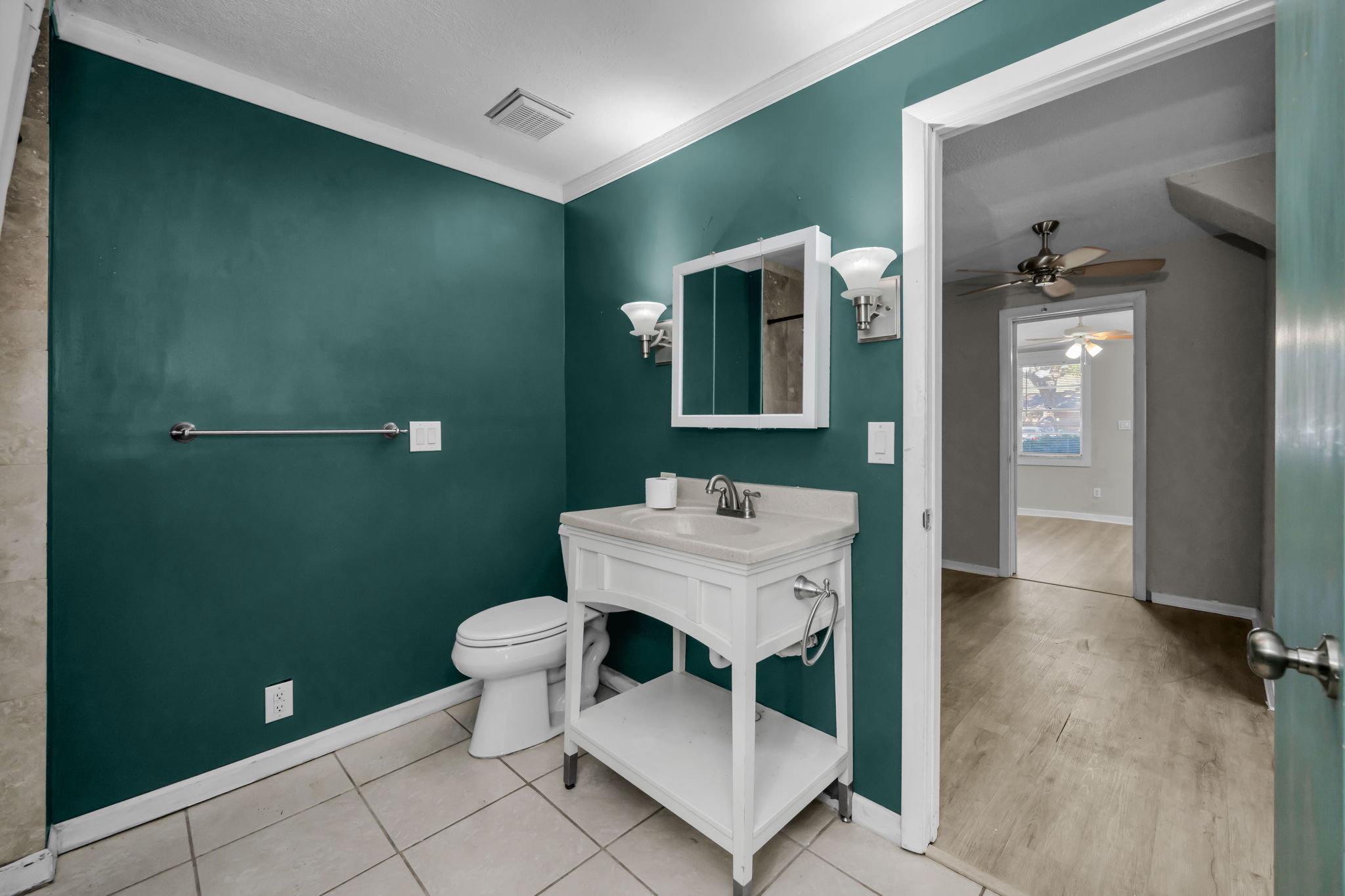 Bathroom 1a