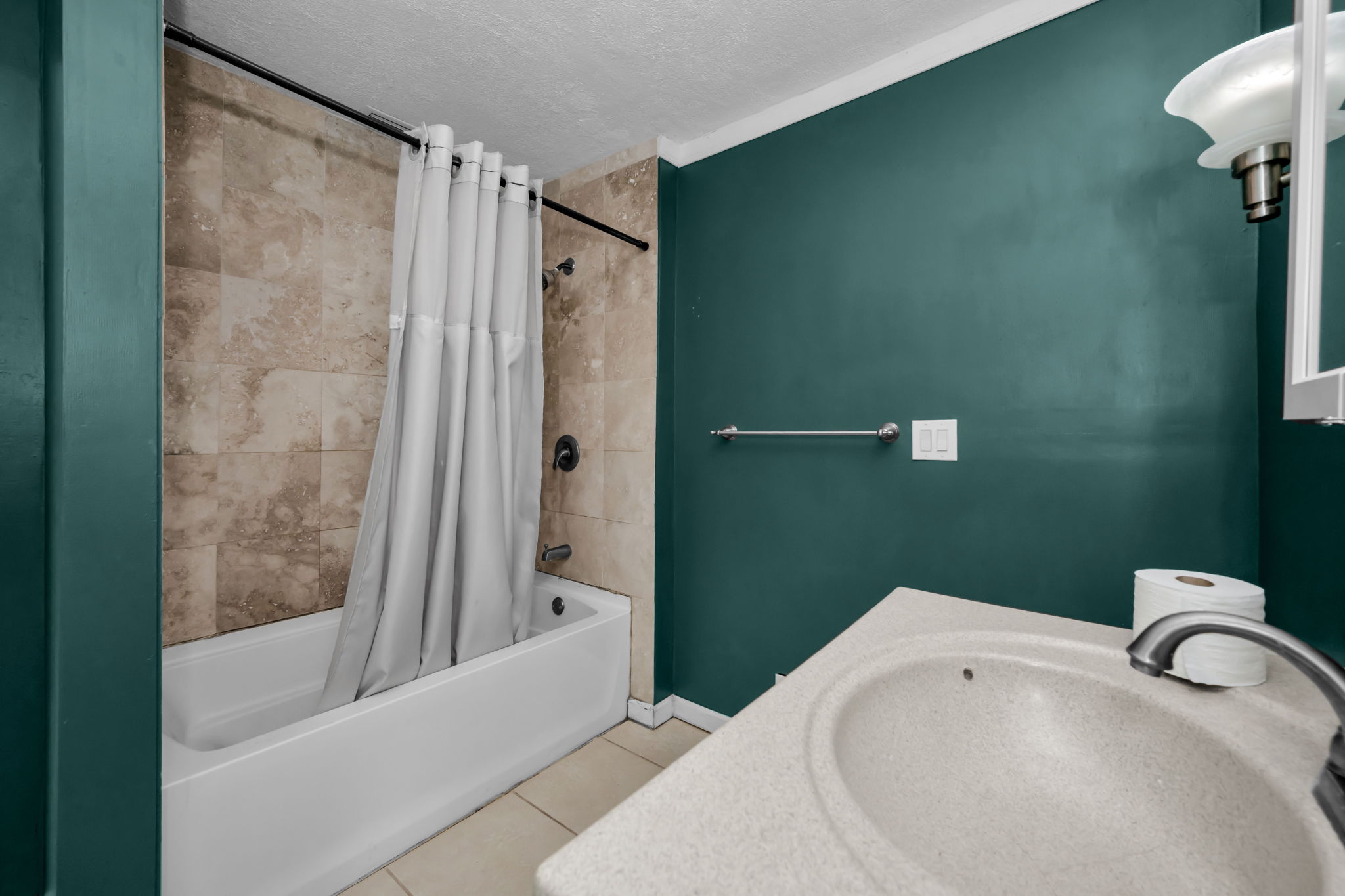 Bathroom 1b