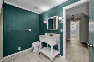 Bathroom 1a