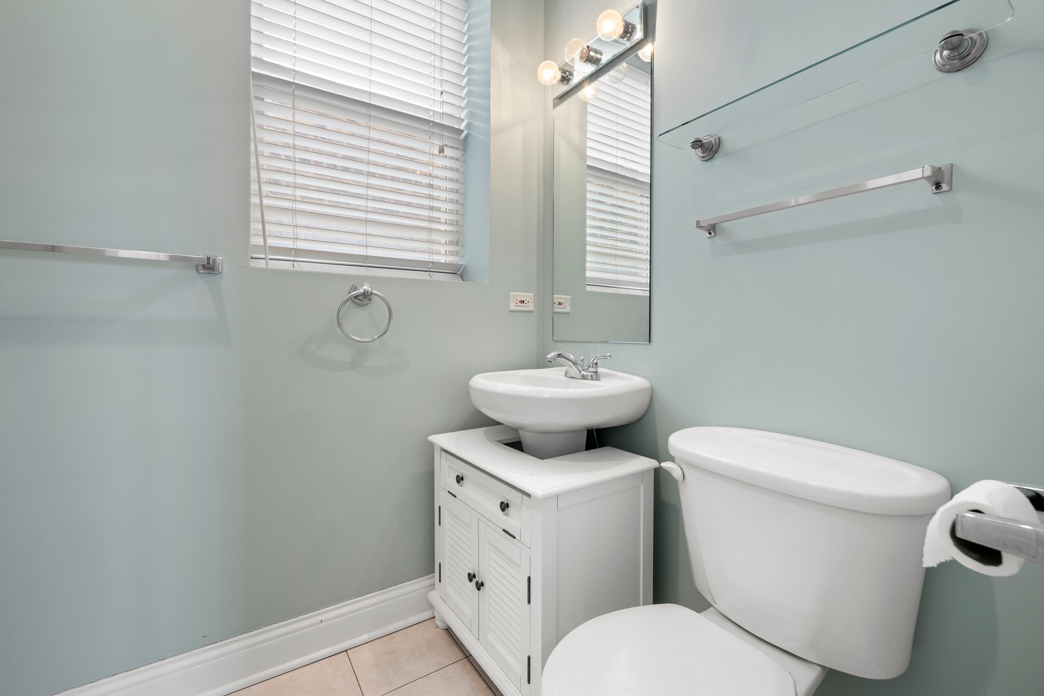 1122 N Oakley Blvd, Chicago, IL 60622, USA Photo 12