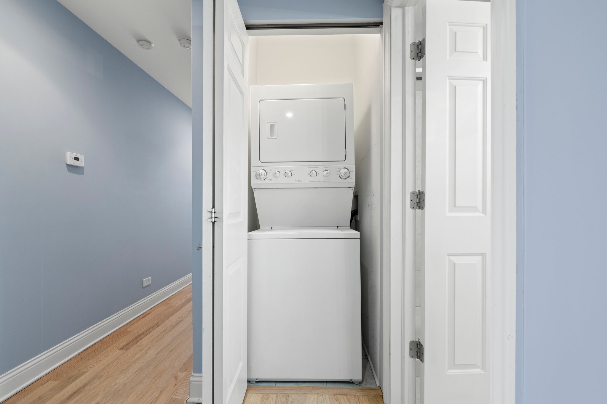 1122 N Oakley Blvd, Chicago, IL 60622, USA Photo 17