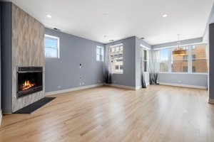 1122 N Oakley Blvd, Chicago, IL 60622, USA Photo 7