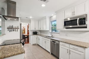 Parkhaven Dr-S0510-019.jpg