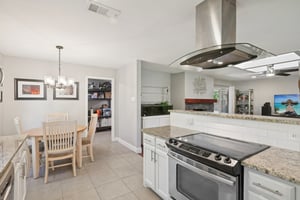 Parkhaven Dr-S0510-022.jpg