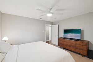 Parkhaven Dr-S0510-036.jpg
