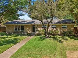 Parkhaven Dr-S0510-052.jpg