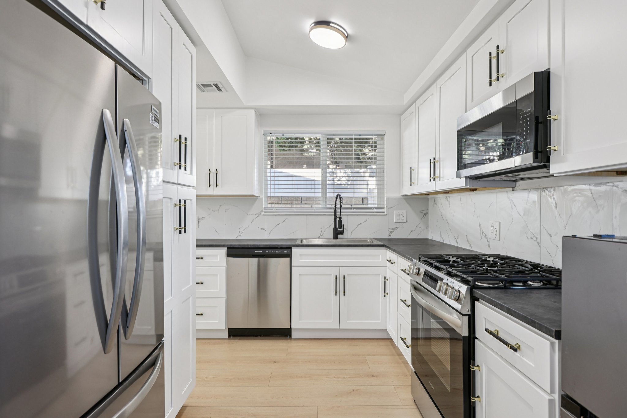 Balboa Blvd-S1201-012.jpg