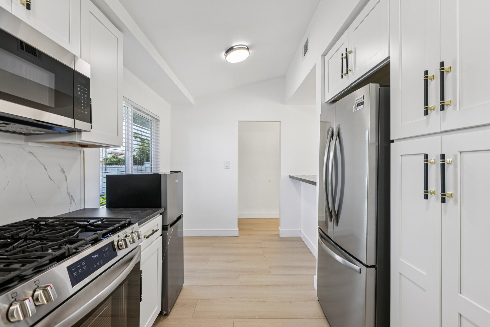 Balboa Blvd-S1201-014.jpg