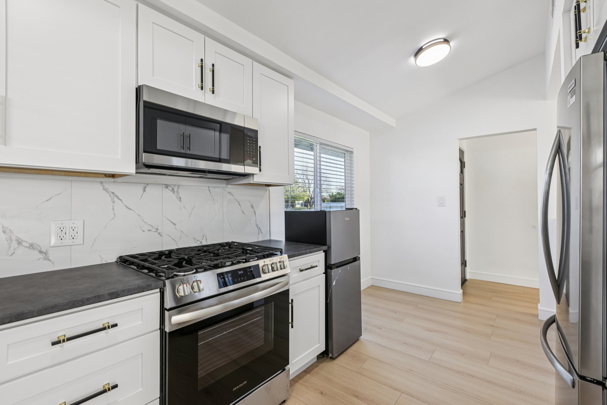 Balboa Blvd-S1201-015.jpg