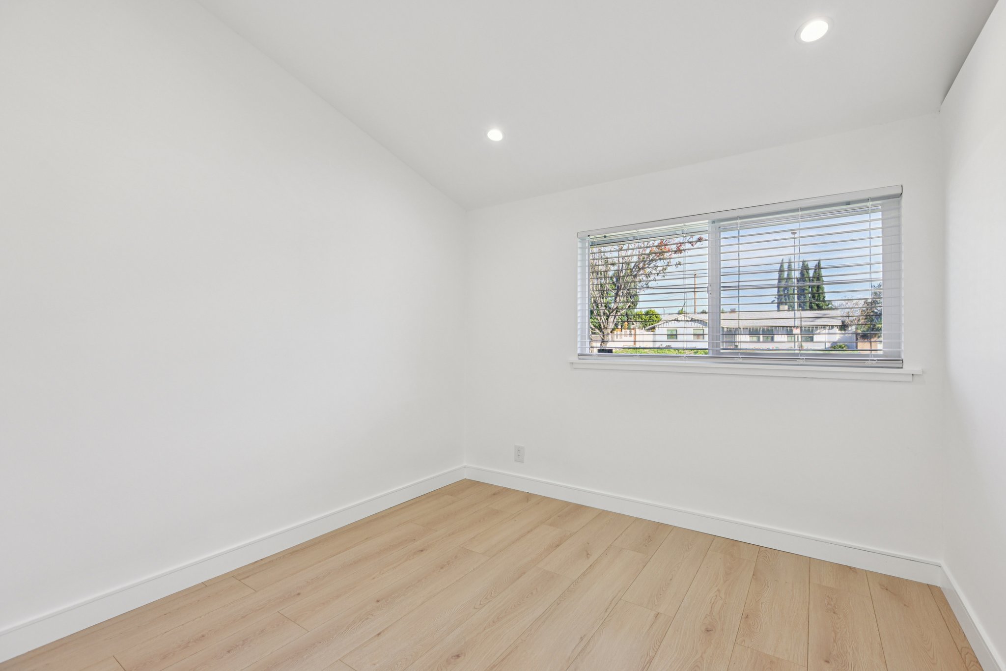 Balboa Blvd-S1201-020.jpg