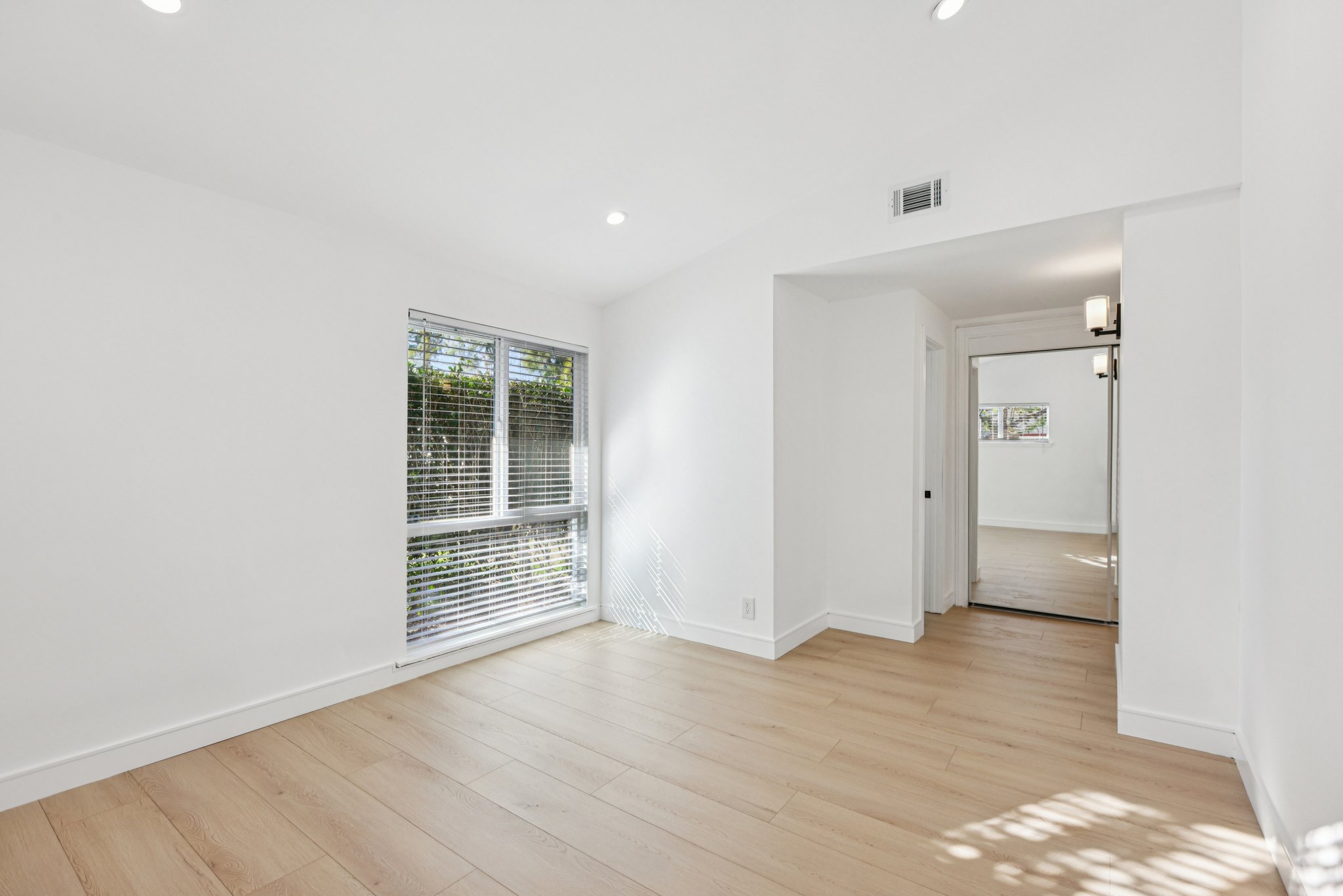 Balboa Blvd-S1201-025.jpg