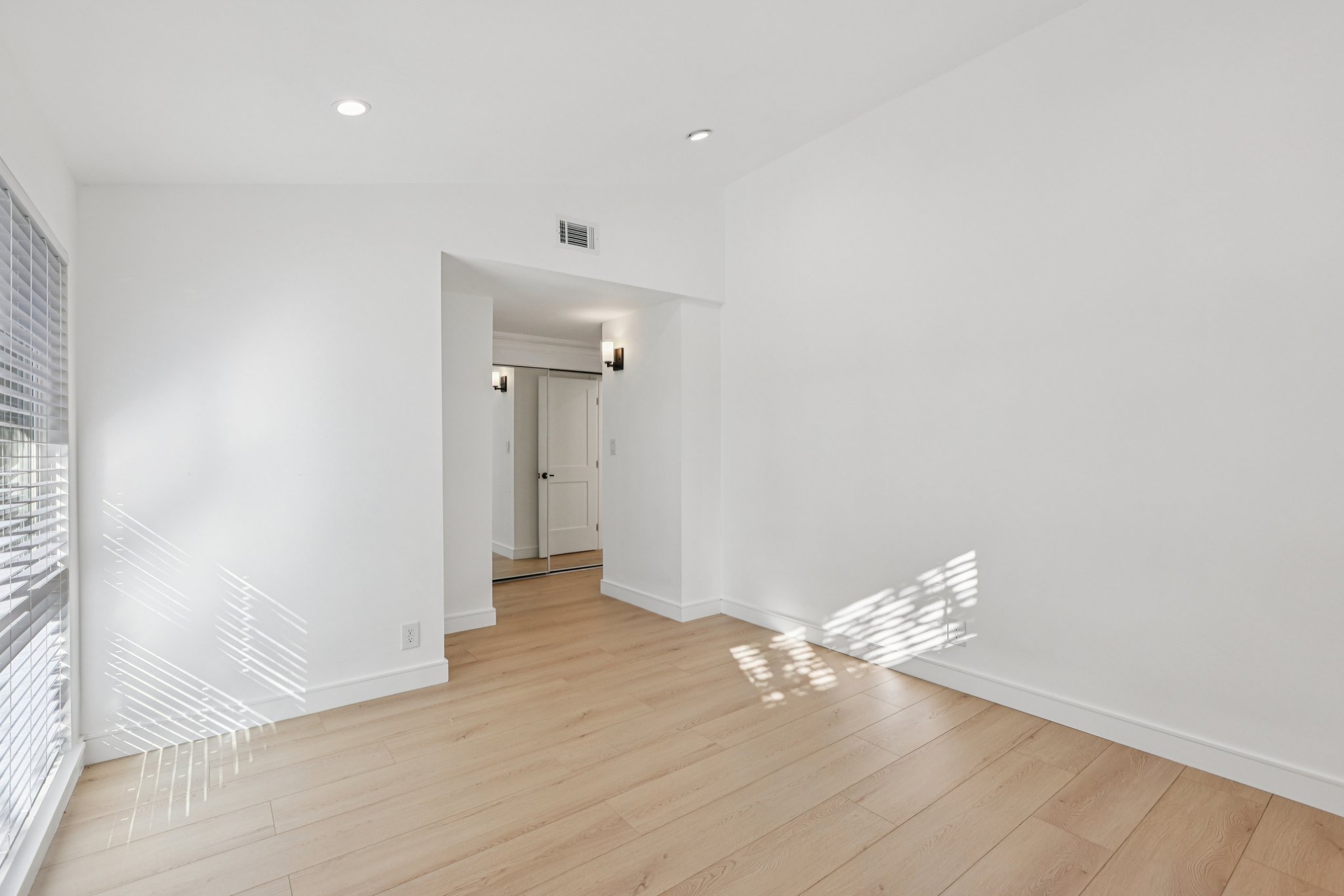 Balboa Blvd-S1201-026.jpg