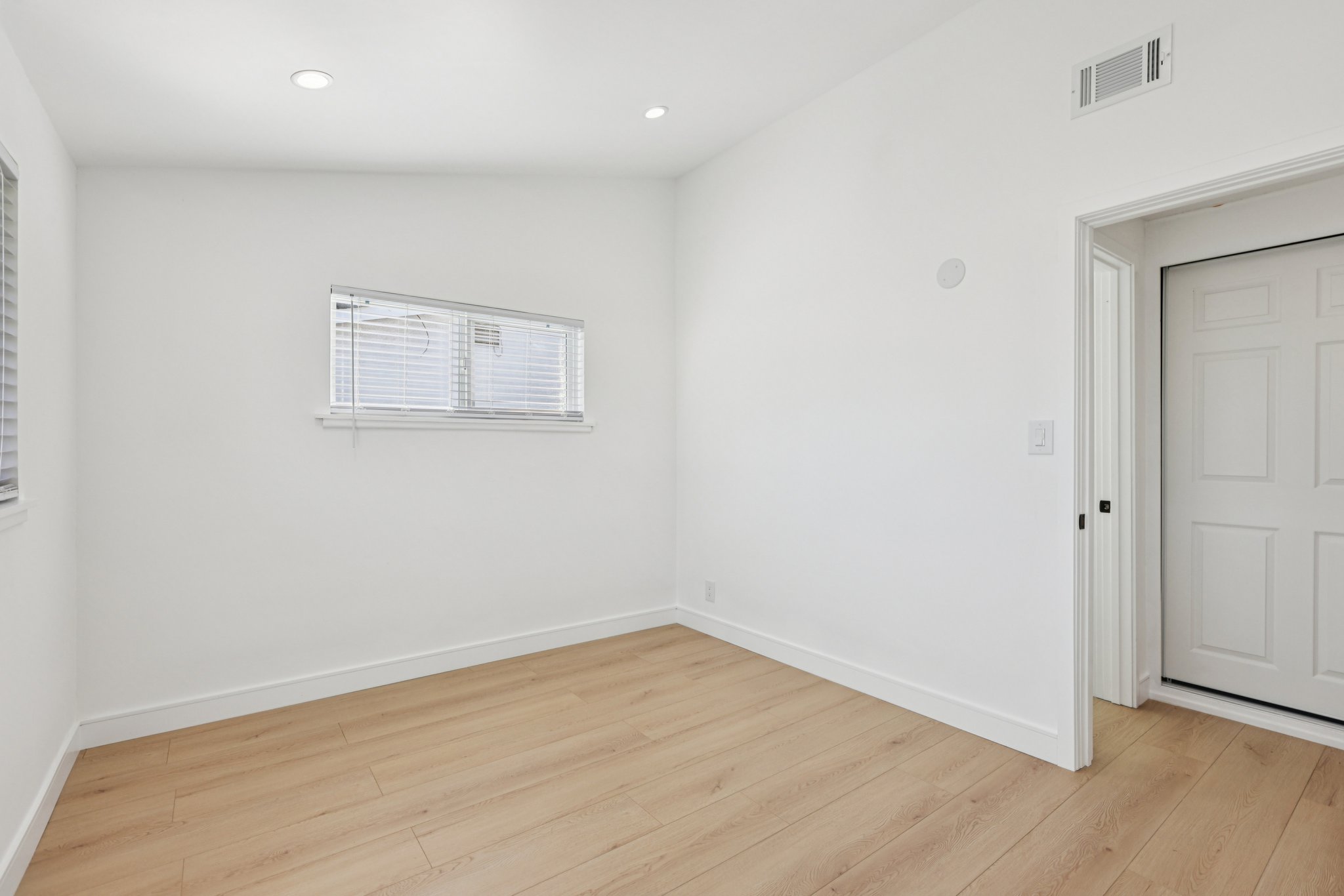 Balboa Blvd-S1201-028.jpg