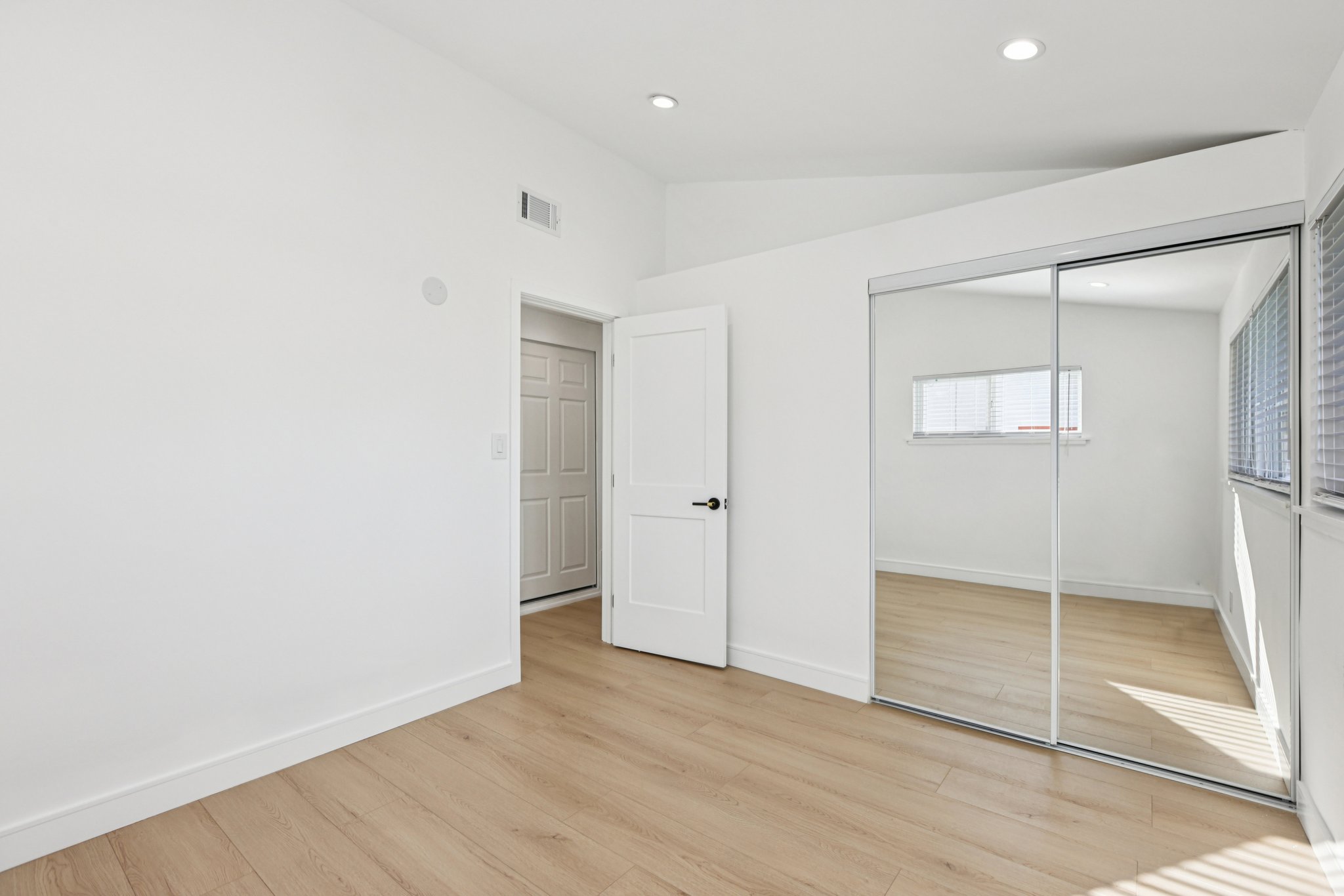 Balboa Blvd-S1201-029.jpg