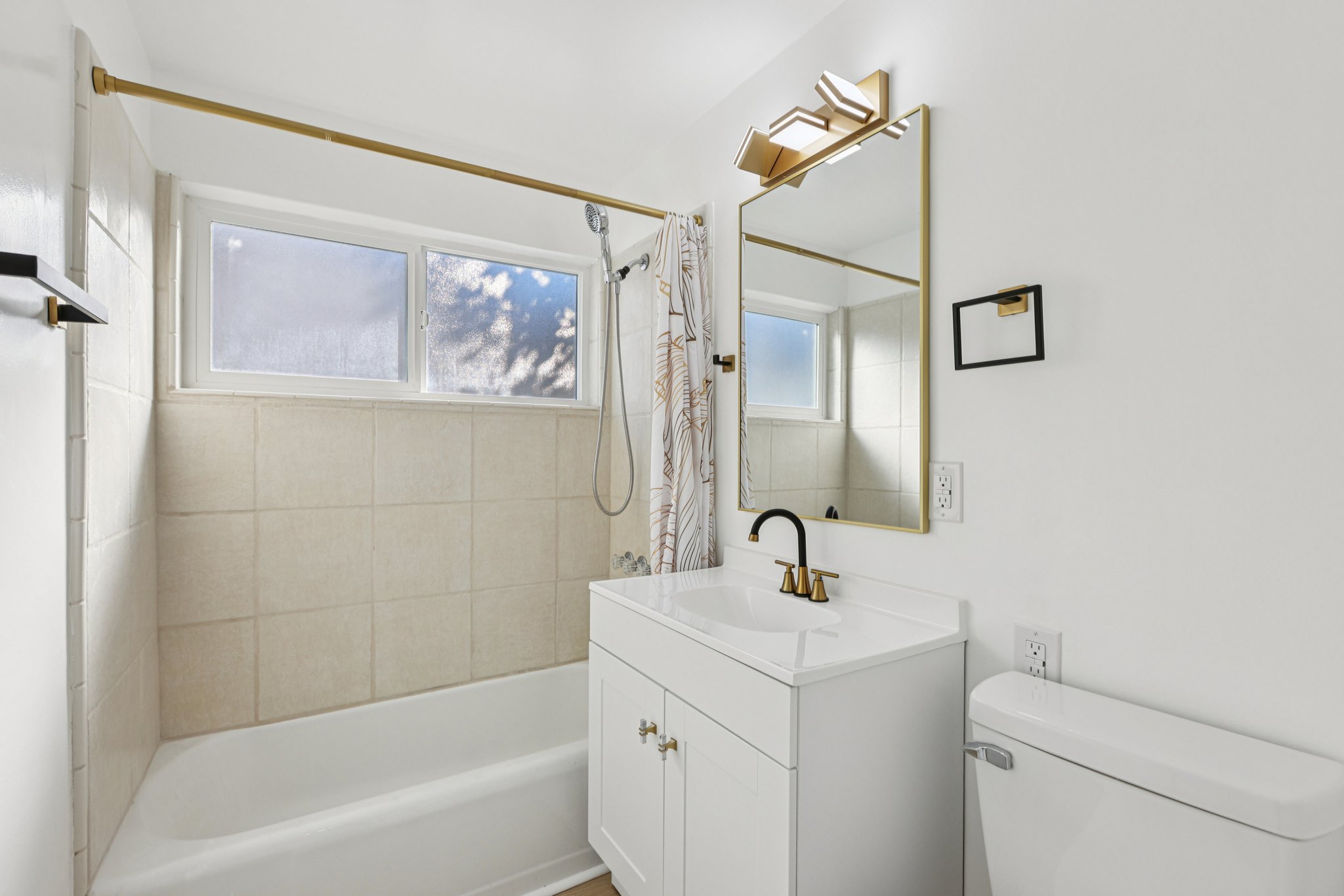 Balboa Blvd-S1201-031.jpg