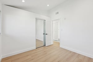 Balboa Blvd-S1201-021.jpg