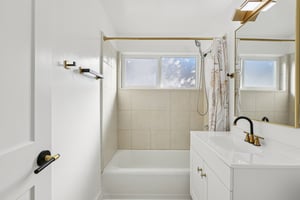 Balboa Blvd-S1201-030.jpg