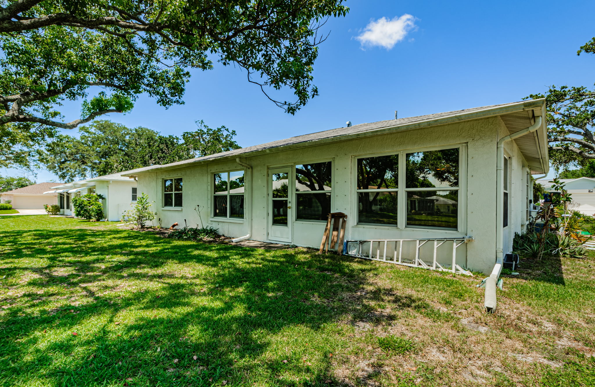 Back Exterior 1E