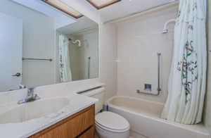 Bathroom 1A-2