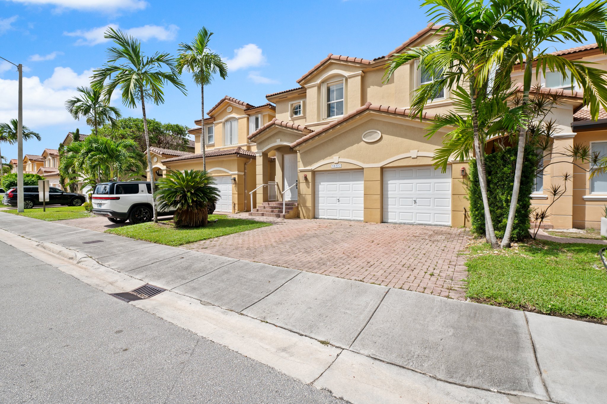 11223 NW 75th Ln, Medley, FL 33178