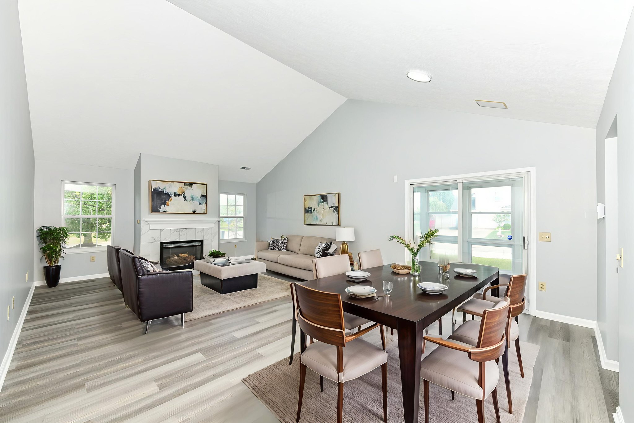 DSC_4175 virtually staged.jpeg