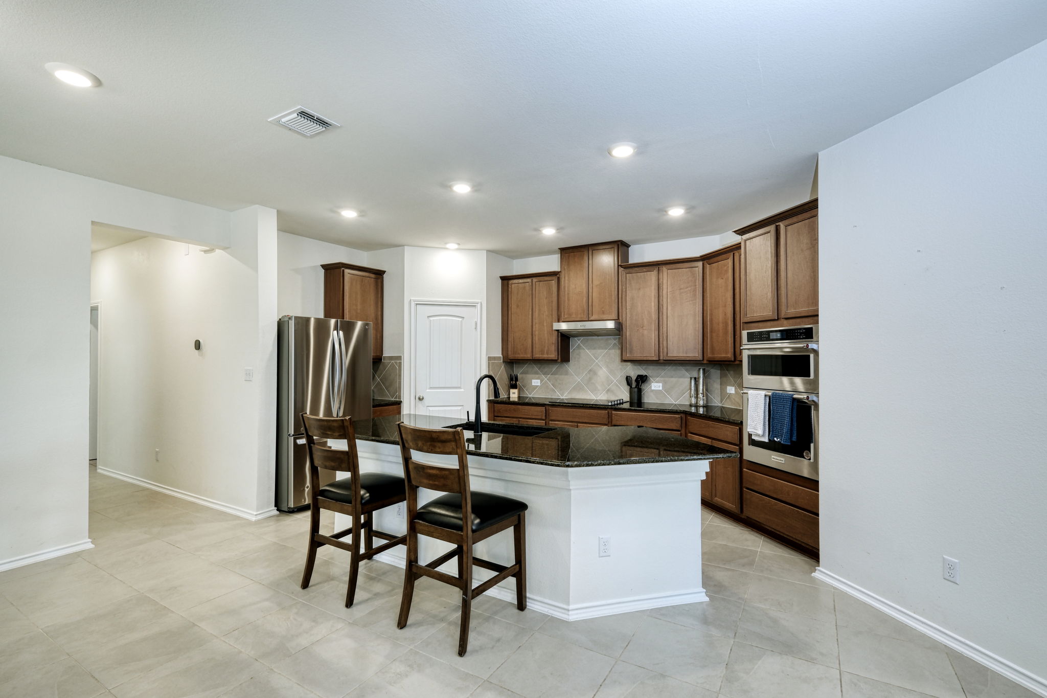 Kitchen/Breakfast Bar