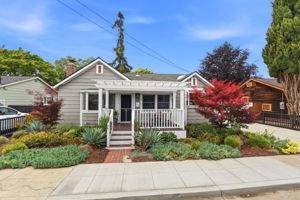 001_F8_1123 Dean Ave