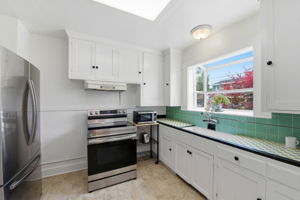 011_F8_1123 Dean Ave