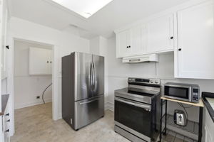 012_F8_1123 Dean Ave