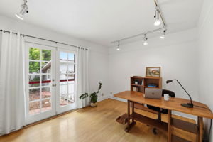 020_F8_1123 Dean Ave