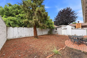 036_F8_1123 Dean Ave