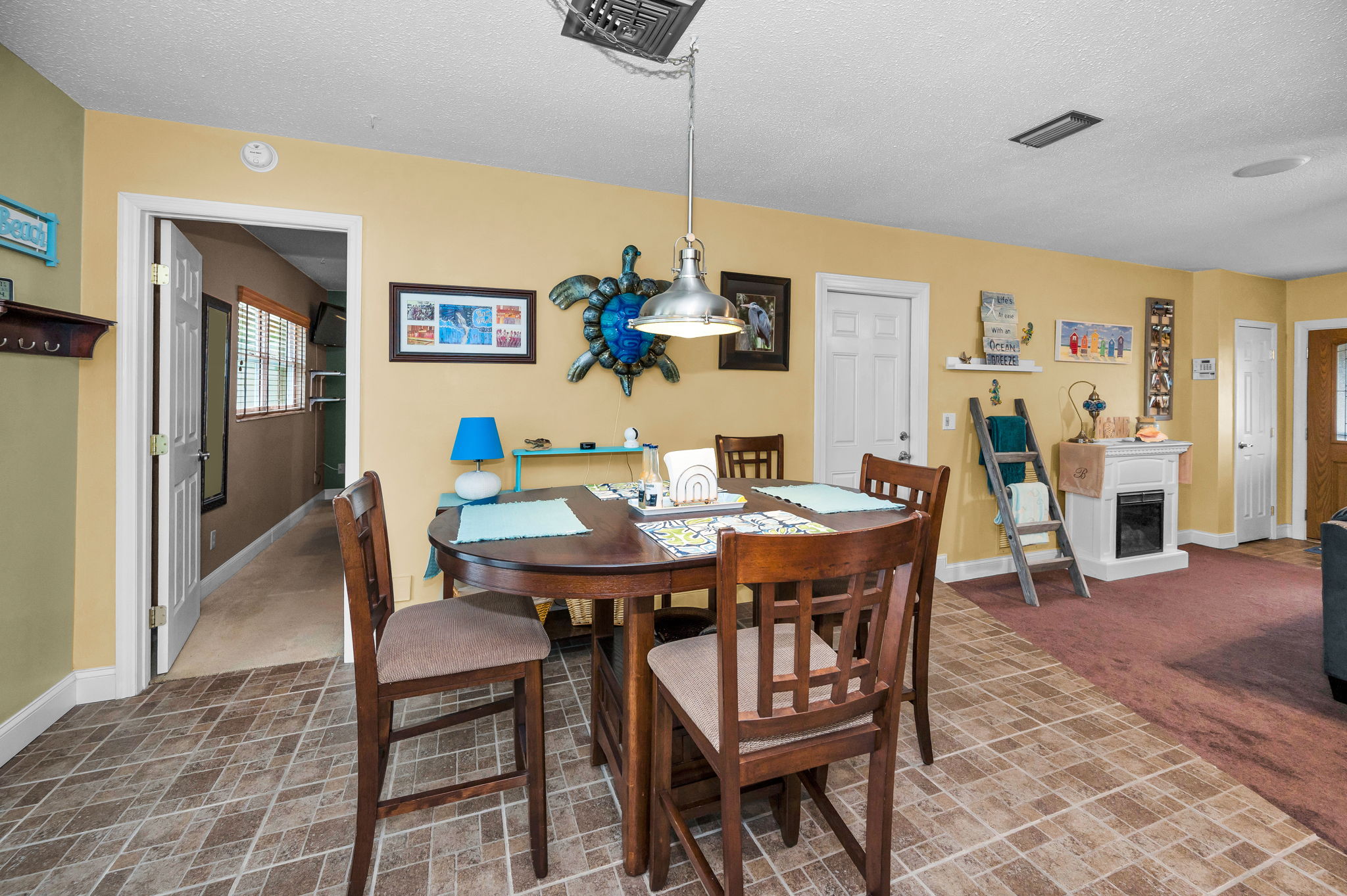 Dining Room3